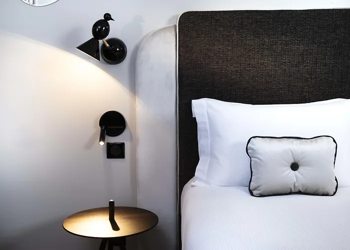 Hotel Eiffel Saint Charles