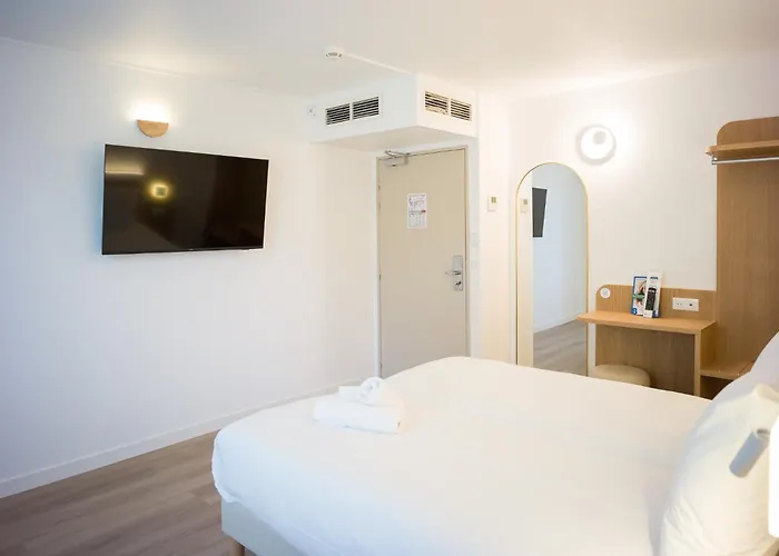Brit Hotel Confort Roissy Saint-Witz